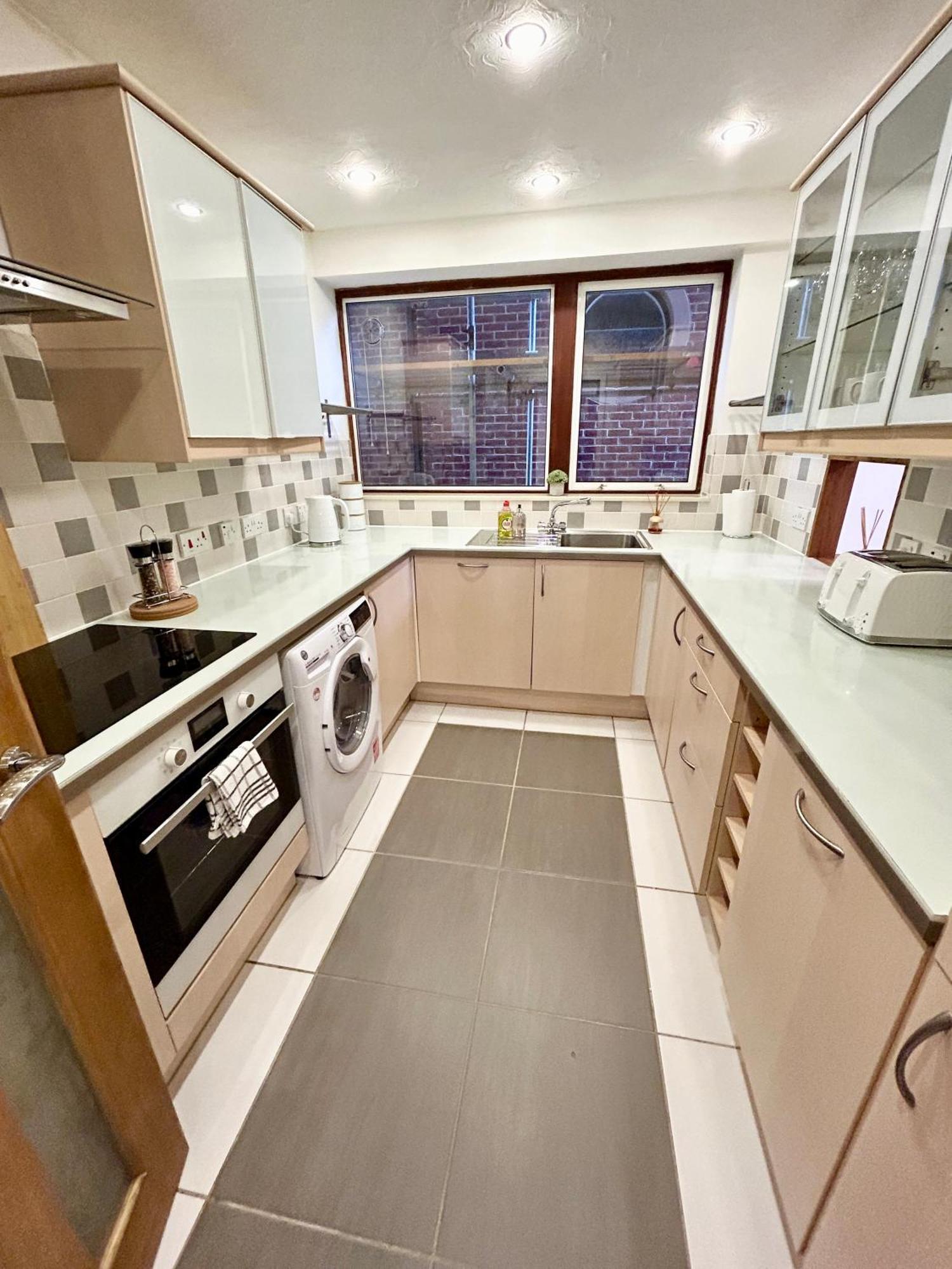 Spacious 3 Bedroom Apartment Close To Marina, 2 Parking Spaces, Kingsize Or Single Beds Southampton Exterior foto