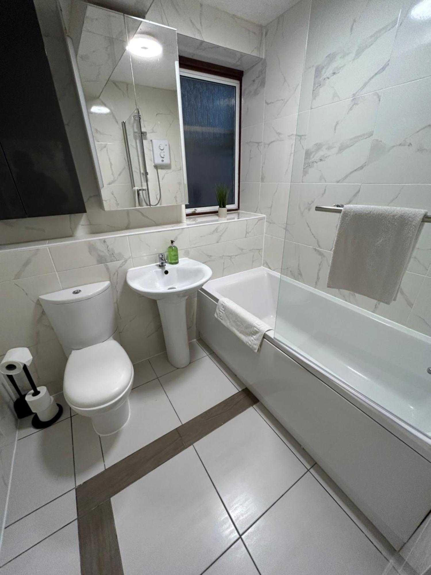 Spacious 3 Bedroom Apartment Close To Marina, 2 Parking Spaces, Kingsize Or Single Beds Southampton Exterior foto